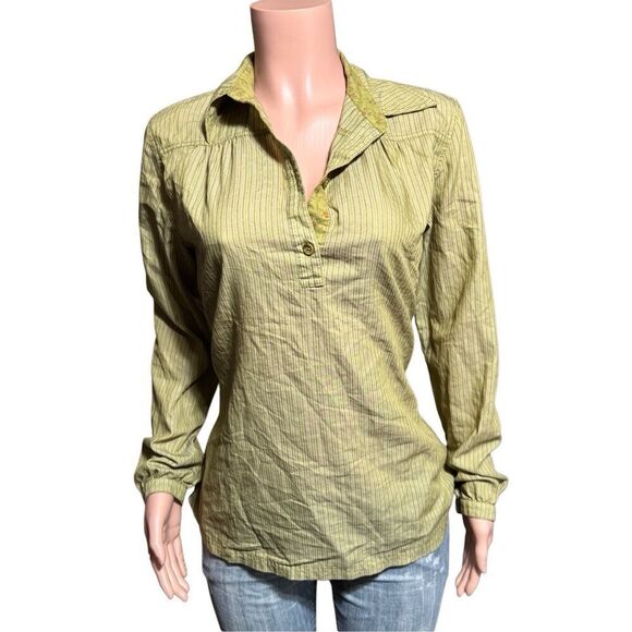 Pulp Tops - Pulp front yoke half button peridot henley top M